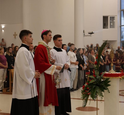 Biskup Kovač predvodio euharistijsko slavlje svetkovine Uzvišenja Svetoga Križa u Lukarišću